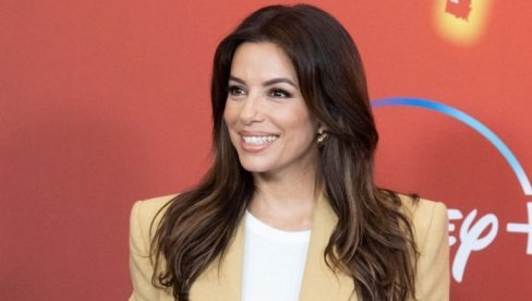 БЛАГОСЛОВЕНА САМ ШТО САМ КАСНИЈЕ РОДИЛА ДЕТЕ: Ева Лонгорија искрено о мајчинству