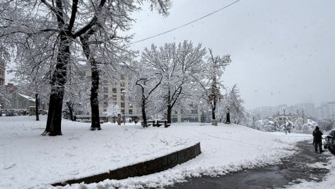SNEG I DO POLA METRA, SBIJA U KANDŽAMA ZIME: Reagovali RHMZ i MUP, ovde zbog mraza do -25 stepeni