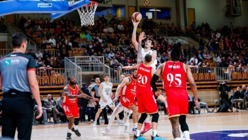 ЗВЕЗДА ГАЗИ РЕДОМ: Црвено-бели убедљиви пред мечеве одлуке у Евролиги