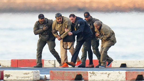 БИВШИ АМЕРИЧКИ ОБАВЕШТАЈАЦ О ОТМИЦИ ПРЕДСЕДНИКА ВЕНЕЦУЕЛЕ: Запитајте се зашто су 32 кубанска војника погинула штитећи Мадура
