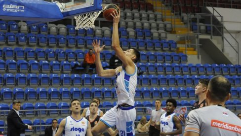 I KOMŠIJE U TEFTERU: Košarkaši Sloge pred svojim navijačima pobedili Čačak 94