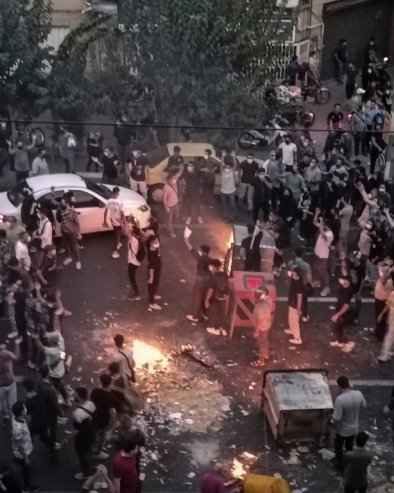 ПОЧЕО ЈЕ ОТВОРЕН РАТ У ИРАНУ: Осванула Трампова улица, побуњеници повукли шок потез против власти