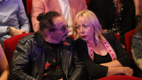 КАДА СУ СЕ УПОЗНАЛИ ОНА ЈЕ ИМАЛА 18, А ОН 52. ГОДИНЕ: Жељко Бебек тврди да га је судбина спојила са садашњом супругом