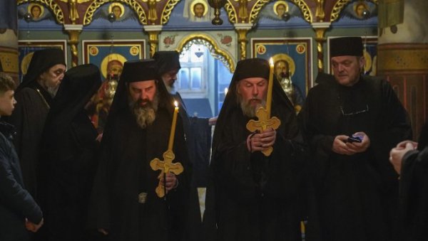 ЛЕЛИЋ ДИЖЕ МАНАШТВО: Велико духовно сабрање и радовање у светониколајсвеској богомољи