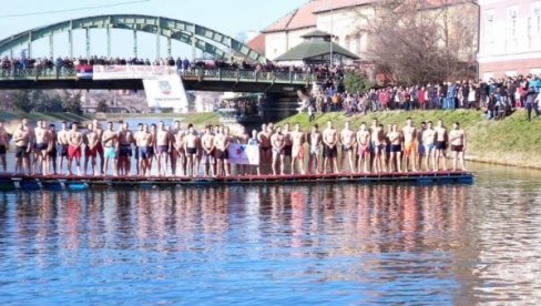 POČELE PRIJAVE ZA PLIVANJE ZA ČASNI KRST: Već sedamnaest godina se organizuje u Zrenjaninu