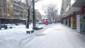 U POŽAREVCU NEPRESTANO VEJE SNEG: Najviše problema na putevima - upozorenje za vozače