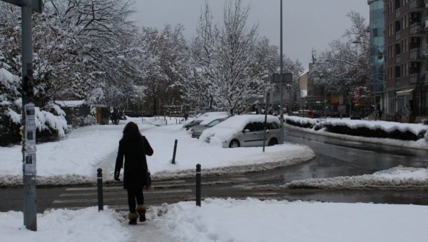 ПАШЋЕ ПОЛА МЕТРА СНЕГА И ДО 20 ЛИТАРА КИШЕ: Враћа се зима на велика врата, ови делови Србије биће на удару невремена