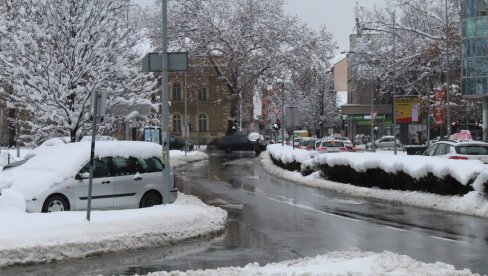 NOVČANE KAZNE ZA NEODGOVORNE: U Novom Sadu pojačana kontrola uklanjanja snega sa javnih površina