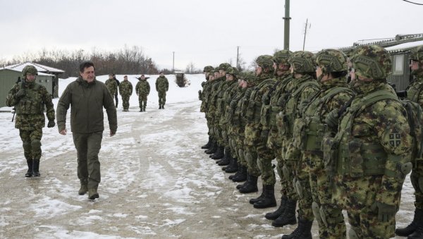МИНИСТАР ГАШИЋ У КОПНЕНОЈ ЗОНИ БЕЗБЕДНОСТИ: Србија има војску на коју увек може да се ослони