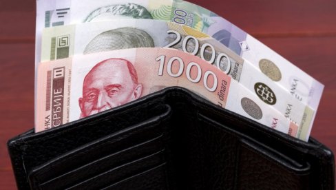 АКО ИМАТЕ 5.000 ЕВРА И САД УЛОЖИТЕ, НА ЛЕТО ЋЕТЕ МЛАТИТИ ПАРЕ: Ево шта да купите и покренете мали бизнис који у јулу доноси највише профита