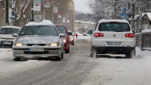 ВОЗАЧИ, ОПРЕЗ! Важан апел за оне који крећу на пут