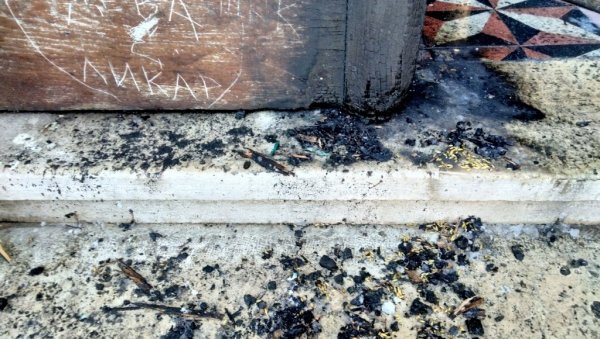 ЗАПАЛИЛА ВРАТА КАТЕДРАЛЕ: У Новом Саду ухапшенаосумњичена за изазивање опште опасности - ево шта је полиција пронашла у њеном стану