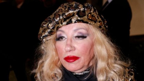 ЈА САМ ЗВЕЗДА, А ИДЕМ У ШУМУ ПО ДРВА: Нада Топчагић ради тешке послове на планини