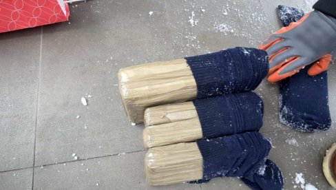 УХАПШЕН ДИЛЕР ИЗ БУГАРСКЕ: У камп приколици килограм кокаина и два кг хероина