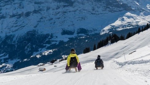 OVO JE NAJDUŽA EVROPSKA STAZA ZA SANKANJE: Sat vremena uživanja na sankama - Znate li gde se krije ovaj fantastičan spust? (VIDEO)