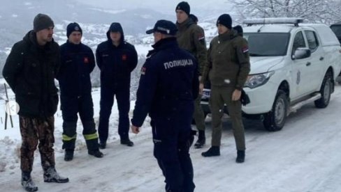 ŽANDARMERIJA JE TAMO GDE JE POTREBNA SNAGA, RED I ODLUČNOST Pripadnici i ove jedinice danonoćno na terenu (FOTO)