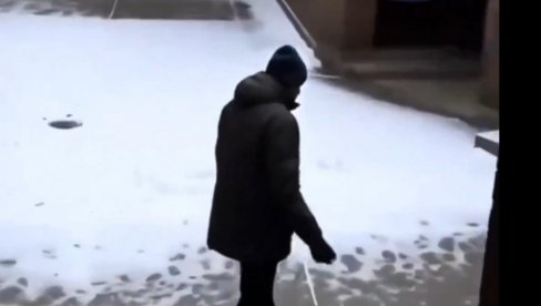 MADURO ŠETA PO DROVORIŠTU PRITVORSKE JEDINICE: Pojavio se novi snimak utamničenog predsednika Venecuele (VIDEO)