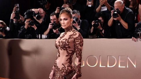 KADA GLAMUR IZGUBI MERU: DŽenifer Lopez i DŽenifer Lorens razočarale izborom haljine za Zlatni globus - promašaji večeri (FOTO)