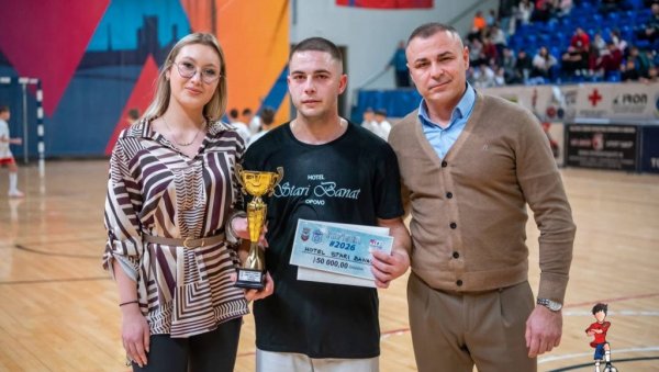 ЗАВРШЕН ТУРНИР У МАЛОМ ФУДБАЛУ: Зрењанин уживао у чаролијама на петопарцу