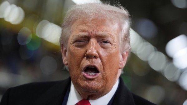 ТРАМП ПОЗВАО АМЕРИКАНЦЕ ДА НАПУСТЕ ИРАН: Помоћ је на путу, али то ћете морати сами да откријете