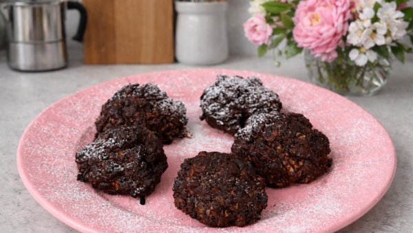 МЕДЕНЕ КУГЛИЦЕ: Слатки залогаји пуни ароме и традиције