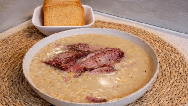 ГРЕРШЛА СА ДИМЉЕНИМ МЕСОМ: Рецепт за здрав ручак