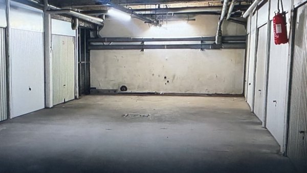 ДИЈАДЕМУ КРИЛИ У ГАРАЖИ! Открвени нови елементи спектакуларне пљачке у Лувру