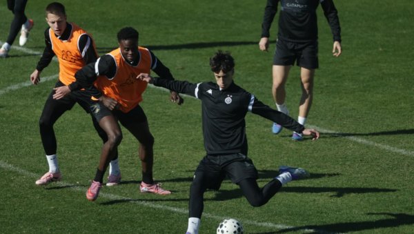 ПАРТИЗАН РАЗБИЈЕН НА ПРИПРЕМАМА: Мура за полувреме срушила црно-беле