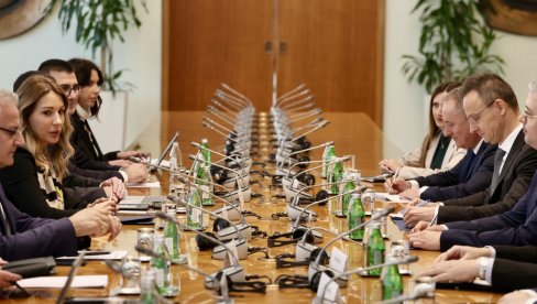 ĐEDOVIĆ HANDANOVIĆ I SIJARTO SE OBRAĆAJU NAKON SASTANKA: Očekujem da pre kraja ove nedelje Rafinerija nastavi da radi (VIDEO)