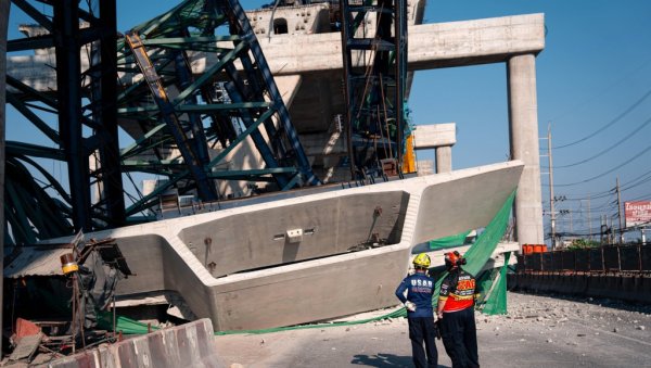 ЈОШ ЈЕДАН КРАН ПАО У РОКУ ОД ДВА ДАНА: Погинуле две особе, хитно се огласио премијер Тајланда (ФОТО)