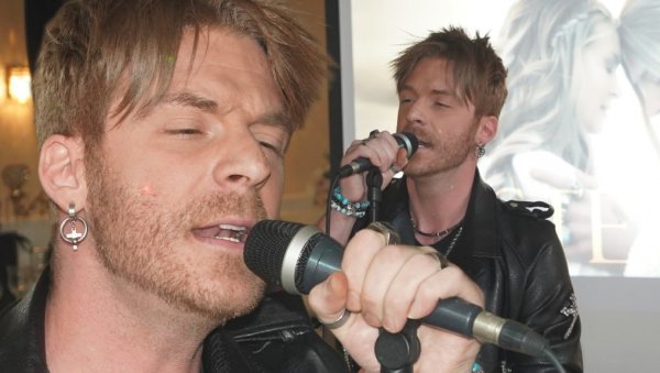 БАТО МОЈ... Певач Гранда скрхан због губитка, велика трагедија (ФОТО)