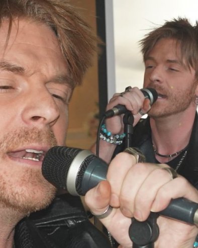 БАТО МОЈ... Певач Гранда скрхан због губитка, велика трагедија (ФОТО)