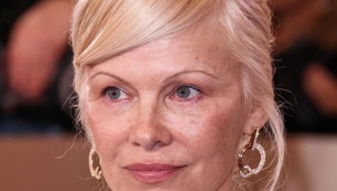 PAMELA ANDERSON JE ZBOG OVOG GLUMCA POBEGLA SA DODELE NAGRADA: Kada je videla, želudac joj se prevrnuo! Kako je to mogao da uradi? Odmah sa