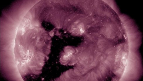 ASTRONOMI UPOZORAVAJU: Na Suncu se formirala velika koronalna rupa