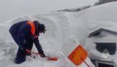 NA KAMČATKI NAJTEŽA ZIMA U 146 GODINA: Sneg potpuno okovao poluostrvo, u gradovima napadao do 4. sprata zgrada (FOTO/VIDEO)
