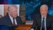 БРУКА НА АМЕРИЧКОЈ ТЕЛЕВИЗИЈИ: Џон Стјуард исмејао Трампа (ВИДЕО)