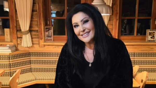 ДРАГАНА МИРКОВИЋ СЛАВИ РОЂЕНДАН: Фолк диву изненадили пријатељи и чланови породице (ФОТО)