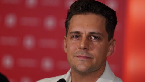 ВАЖИО ЈЕ ЗА ВЕЛИКОГ ЗАВОДНИКА, СВЕ ДОК НИЈЕ УПОЗНАО ЊУ: Како је Милош Биковић освојио Русију, женска срца и све то одбацио због сина?