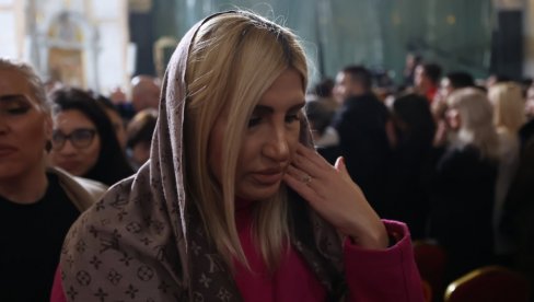 TRAGEDIJA NAŠE PEVAČICE: Otišla sam pod Ostrog, preminula je dok sam se molila za nju