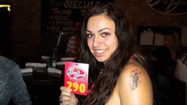 ПАКЛЕНИ УГОВОРИ И ПОТПУНА КОНТРОЛА: Певачица разоткрила мрачну страну америчког Идола (ФОТО)