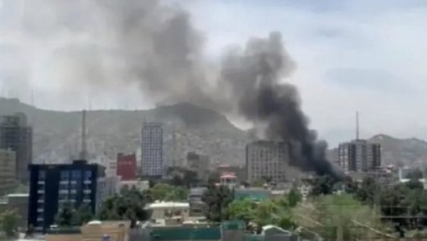 БРУТАЛНИ ТЕРОРИСТИЧКИ НАПАД У ЦЕНТРУ КАБУЛА: Седам особа погинуло, више њих рањено (ВИДЕО)