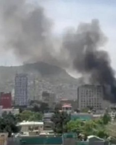 БРУТАЛНИ ТЕРОРИСТИЧКИ НАПАД У ЦЕНТРУ КАБУЛА: Седам особа погинуло, више њих рањено (ВИДЕО)