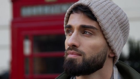 PEVAČ URADIO ONO ŠTO NIJEDAN MUŠKARAC NE ŽELI: Svi se pitaju da li mu je ovaj potez sada trebao (FOTO)