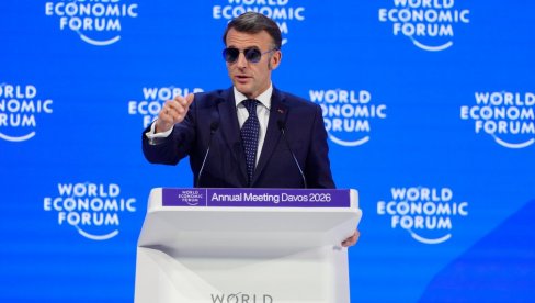 ТИГРОВО ОКО ЕМАНУЕЛА МАКРОНА: Ово је разлог зашто француски председник држи говор у Давосу носећи наочаре за сунце