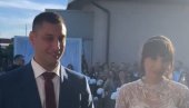 ЗА ПОНИШТЕЊЕ БРАКА ОДМАХ! Снимак са свадбе ХИТ на мрежама - шта је младожења забрљао (ВИДЕО)