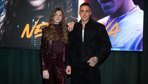 STIGLI I POZNATI, SVE PRŠTI OD DOBRE ENERGIJE: Maša i Mojke zablistali na promociji svog dueta (FOTO)