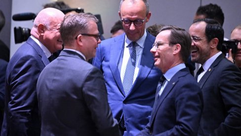 ЛИПСАВАЊЕ ЕУ У МУКАМА: Народ обесхрабрен због ситуације у свету у њиховим земљама