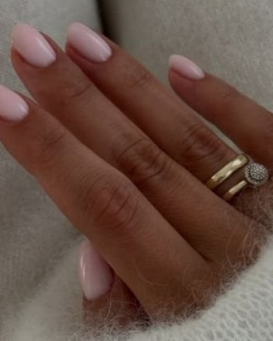 КОЈЕ БОЈЕ НА НОКТИМА НАЈБОЉЕ ИЗГЛЕДАЈУ СА ЗЛАТНИМ, А КОЈЕ СА СРЕБРНИМ НАКИТОМ: Ово је трик!