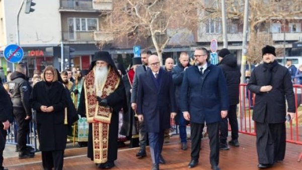 ТО ЈЕ ОПОМЕНА ЗА ЦЕЛО ЧОВЕЧАНСТВО: Вучевић присуствовао обележавању годишњице Новосадске рације