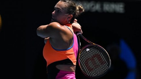 VISOKA MODA I TENIS U REŽIJI ARINE SABALENKO: Svetska teniserka broj jedan je nova MODNA IKONA! (VIDEO)